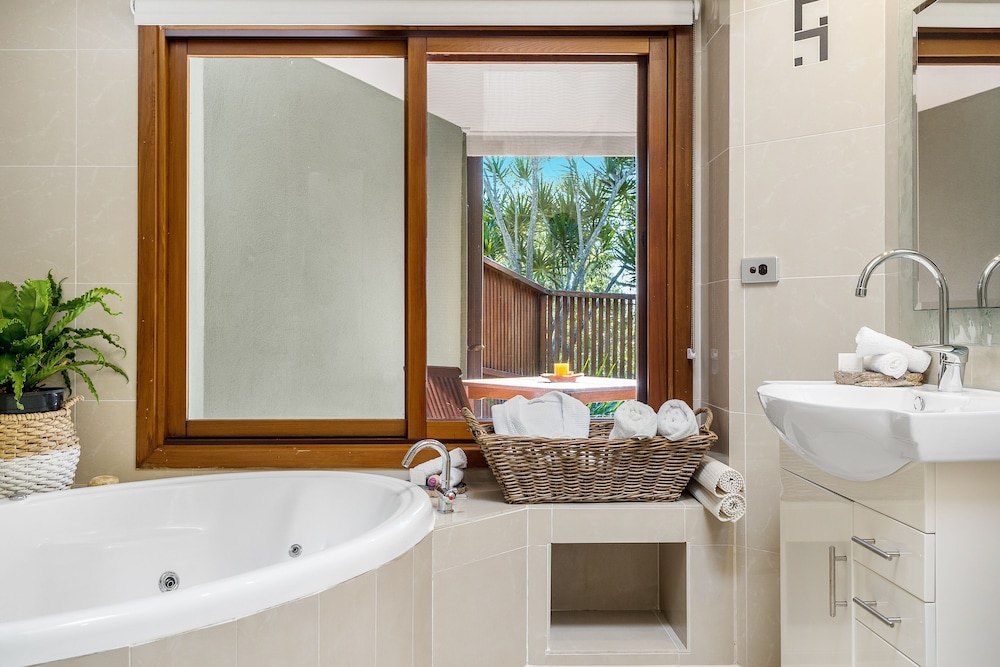 Garden Haven with Spa photo 3