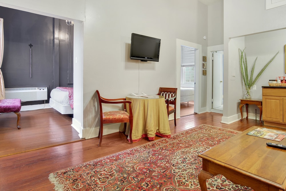 Suite, 2 Bedrooms photo 1