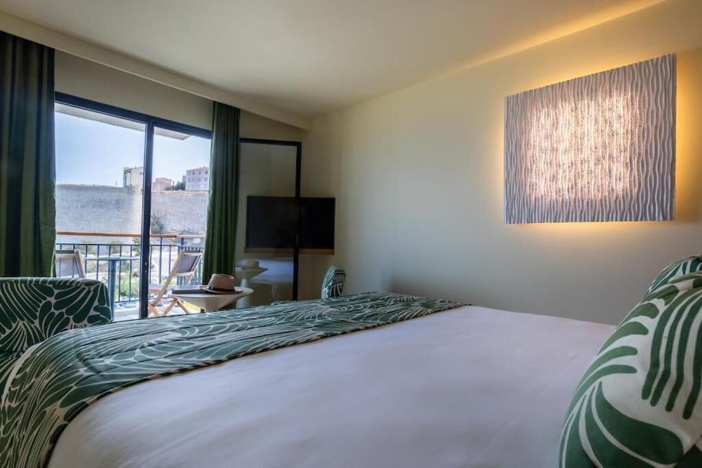 Deluxe Room, 2 Twin Beds, Sea View - Photo 4