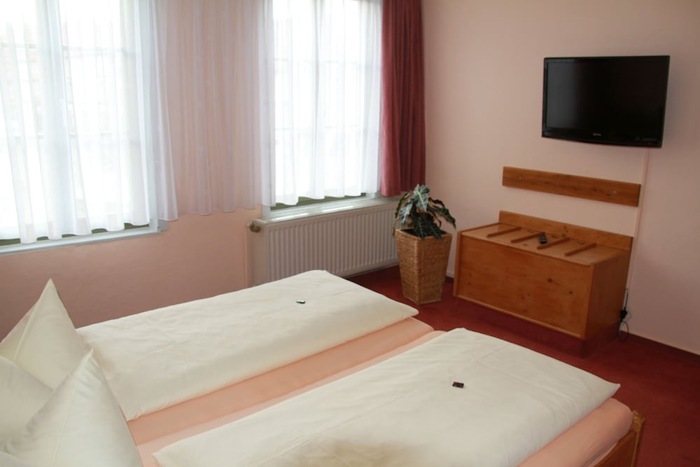Standard Double Room photo 3
