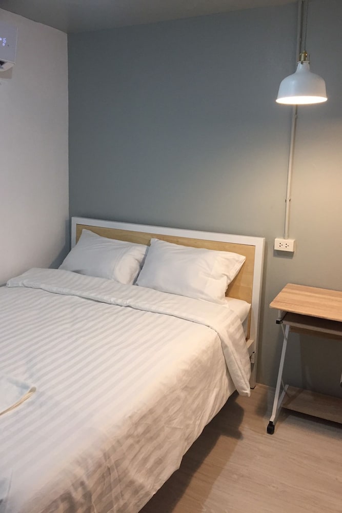 Superior Room, 1 Queen Bed photo 2