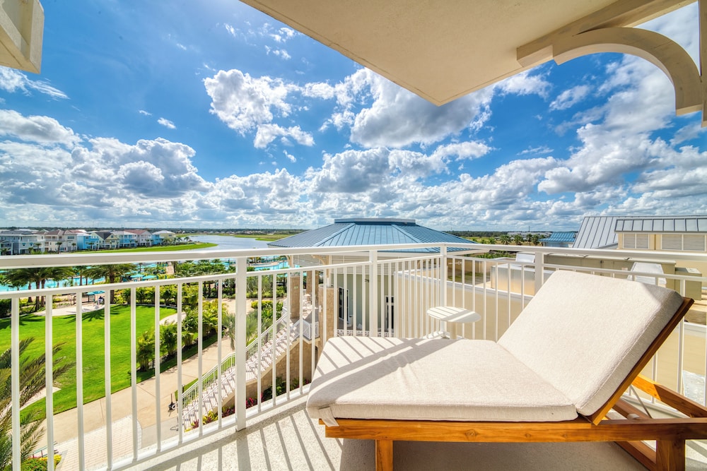 Suite, Multiple Beds, Mobility Accessible, Pool View, photo 6