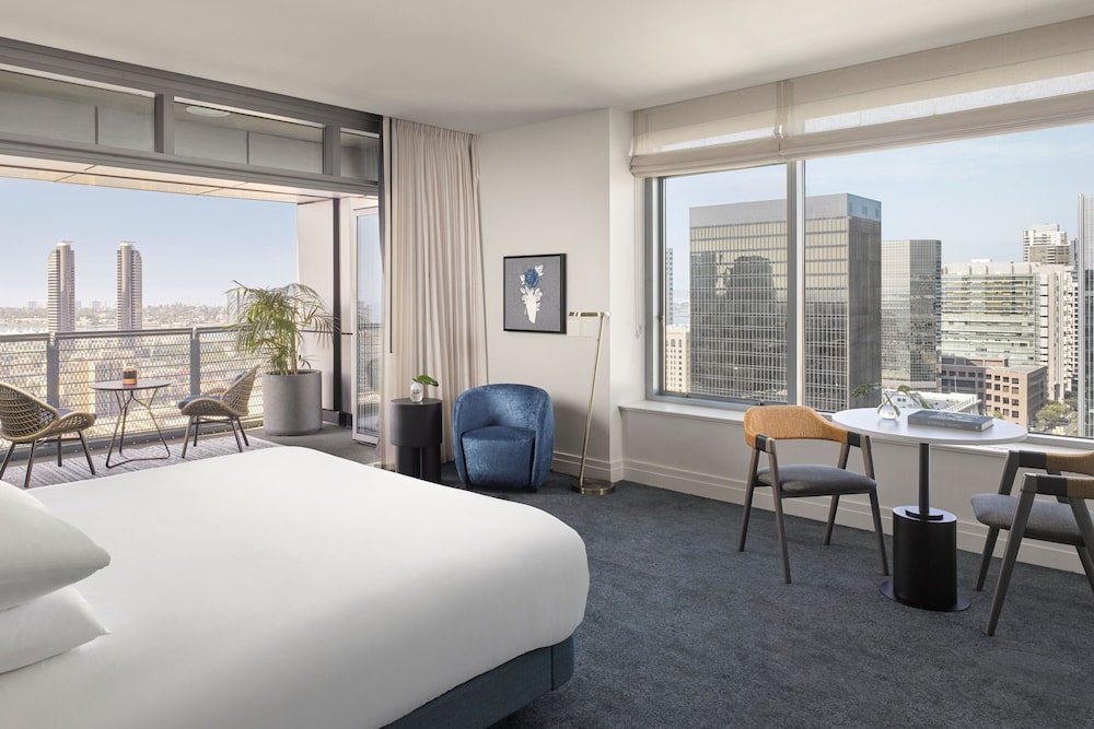 Suite, 1 Bedroom, Bay View (Balcony)
