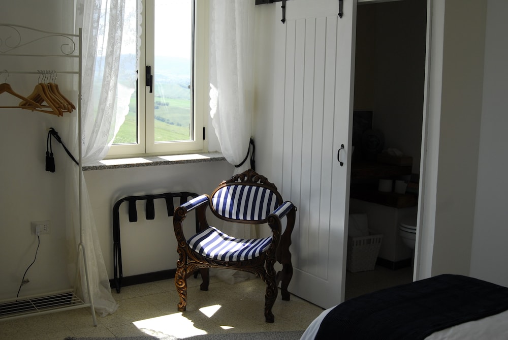 Standard Twin Room, Mountain View photo 2