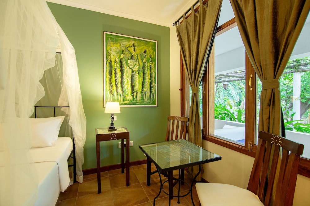 Standard Double Room Single Use, 1 Bedroom, Non Smoking, Garden View photo 2