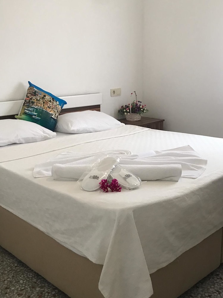 Standard Double Room - Photo 14