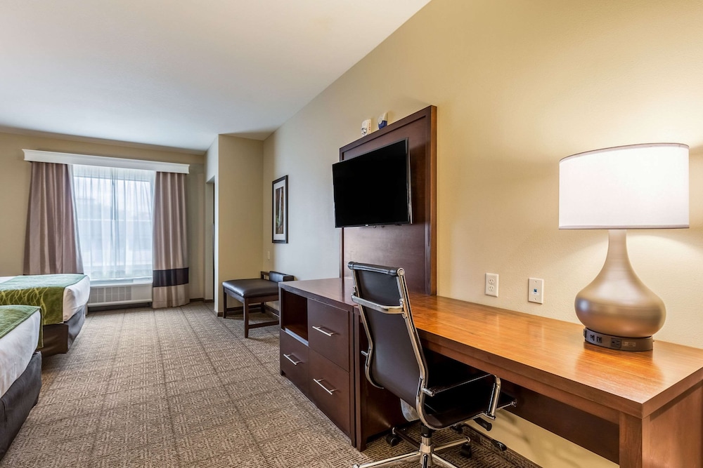 Suite, Multiple Beds, Non Smoking photo 1
