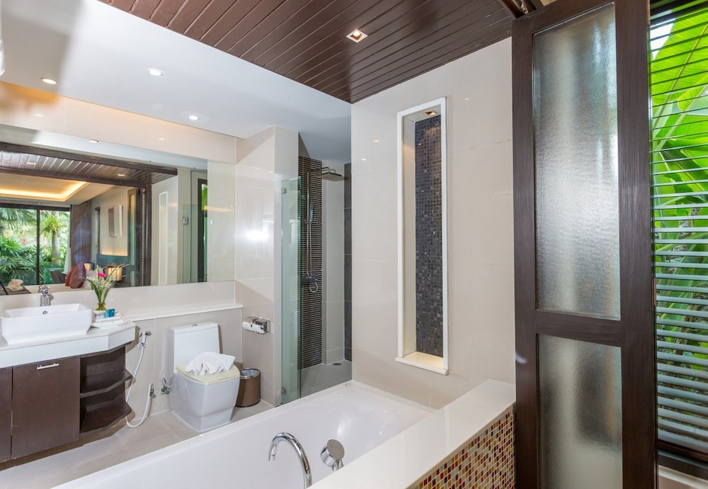 Suite, 1 Bedroom - Photo 7
