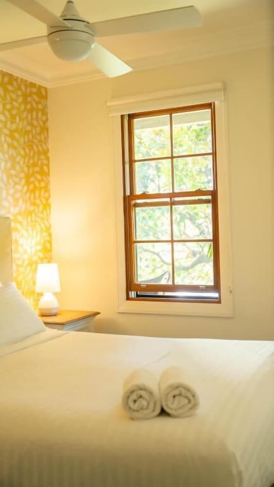 Premium Queen Suite 2