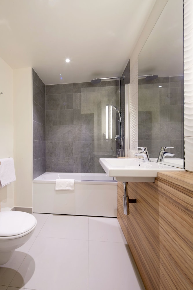 Standard Room, Multiple Beds - Photo 6