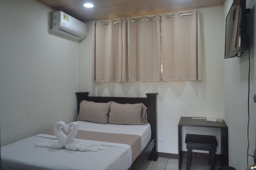 Economy Room, Tower photo 1