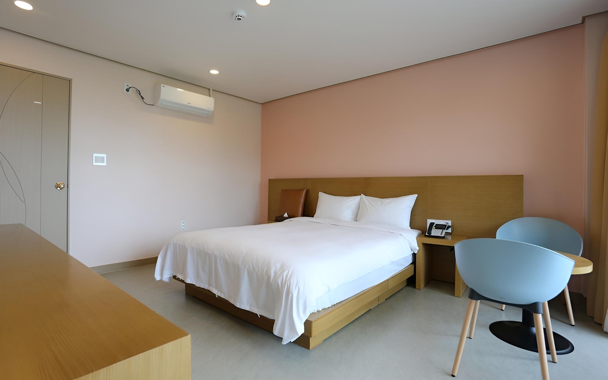 Room (Ocean View Double (2 person)) - Photo 3