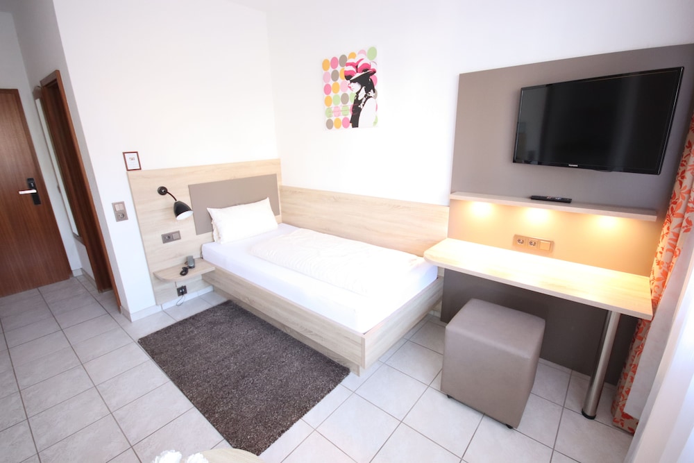 Economy Single Room