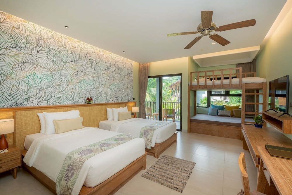 Family Double or Twin Room thumbnail 6