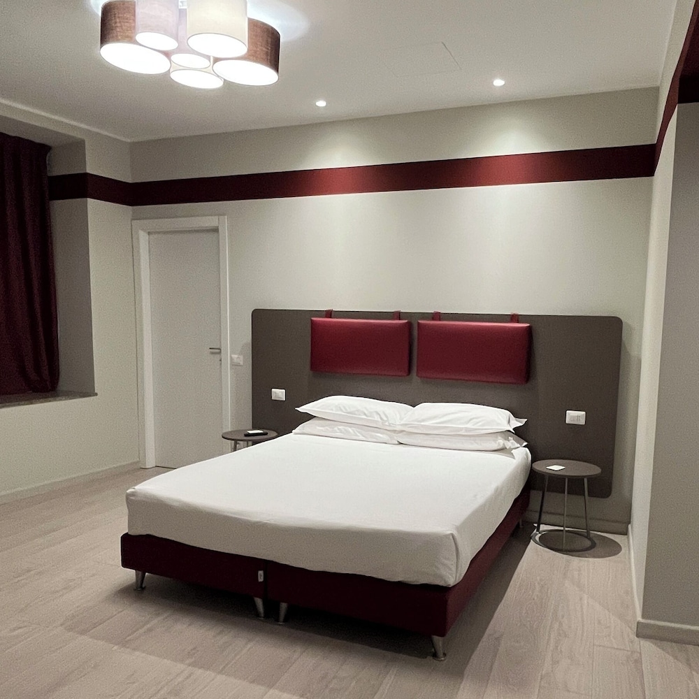 Deluxe Room, 1 Queen Bed with Sofa bed, Non Smoking