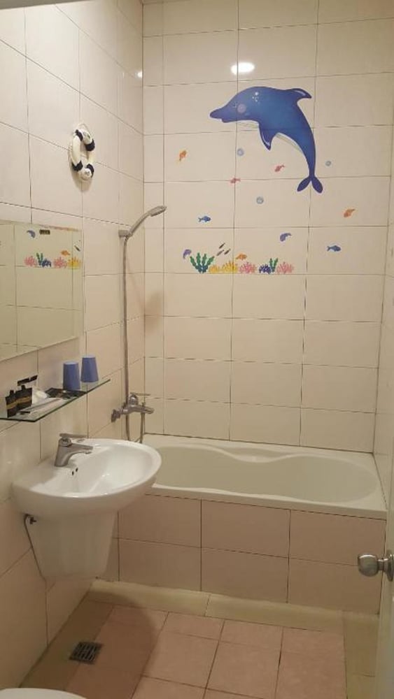 Economy Room, 1 Bedroom, No Windows, Beachfront photo 3