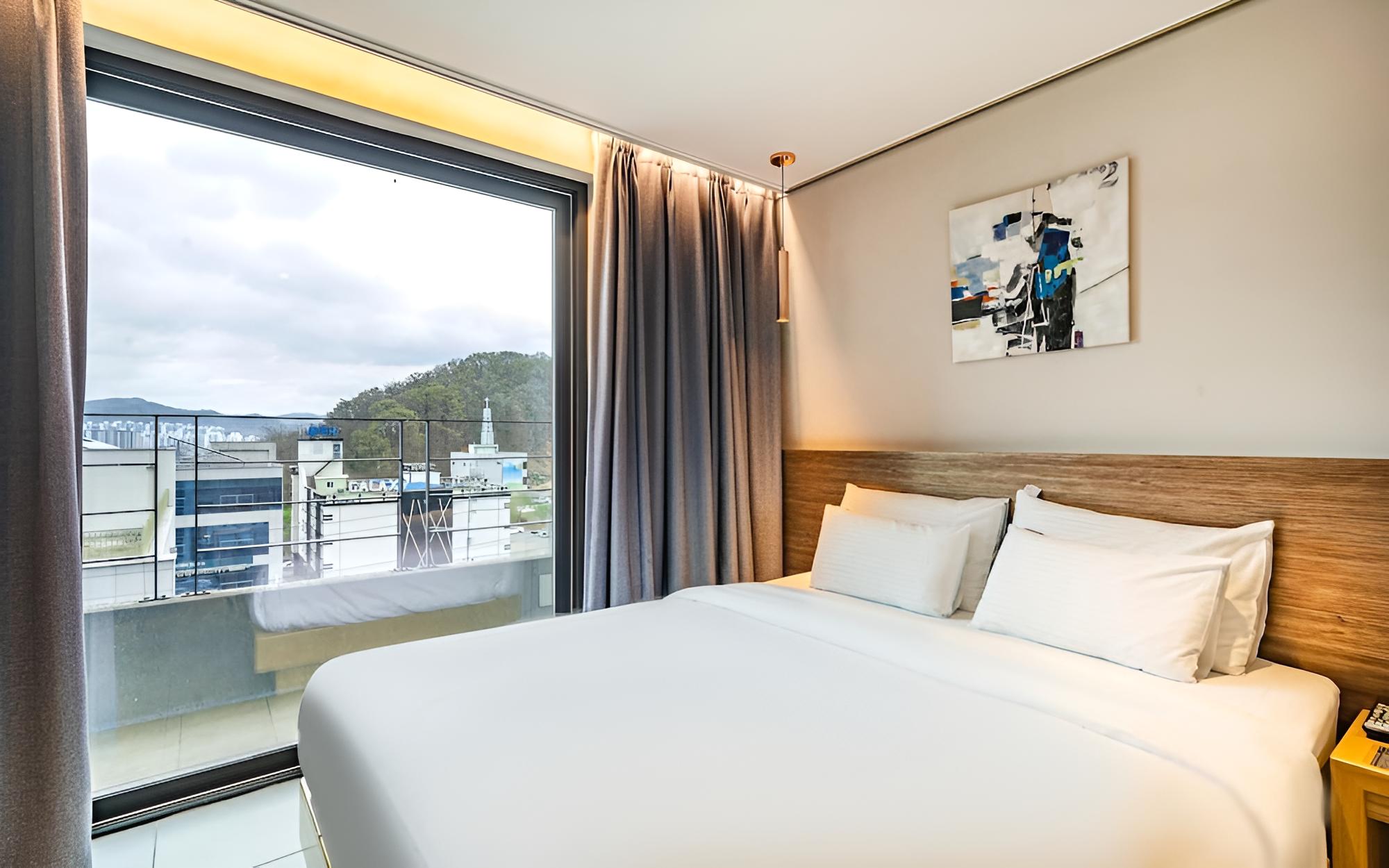 Room (Deluxe A (Balcony Breakfast Service 1) - Photo 6