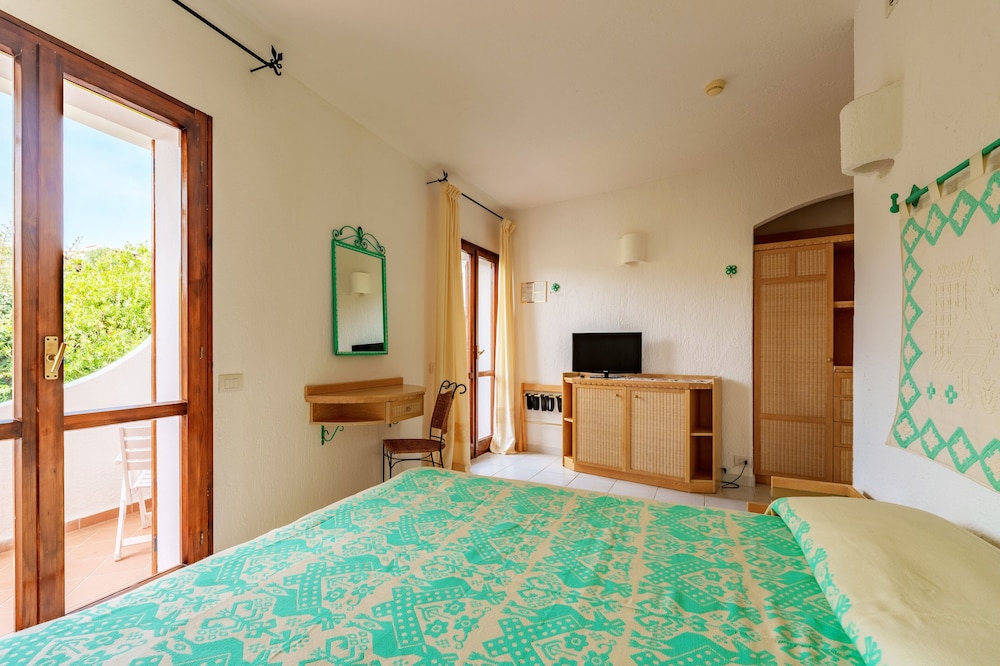 Classic Double Room, Garden View