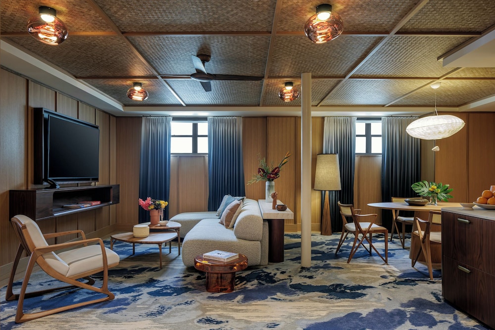 Superior Suite, 1 King Bed (The Green Residence Room) photo 1