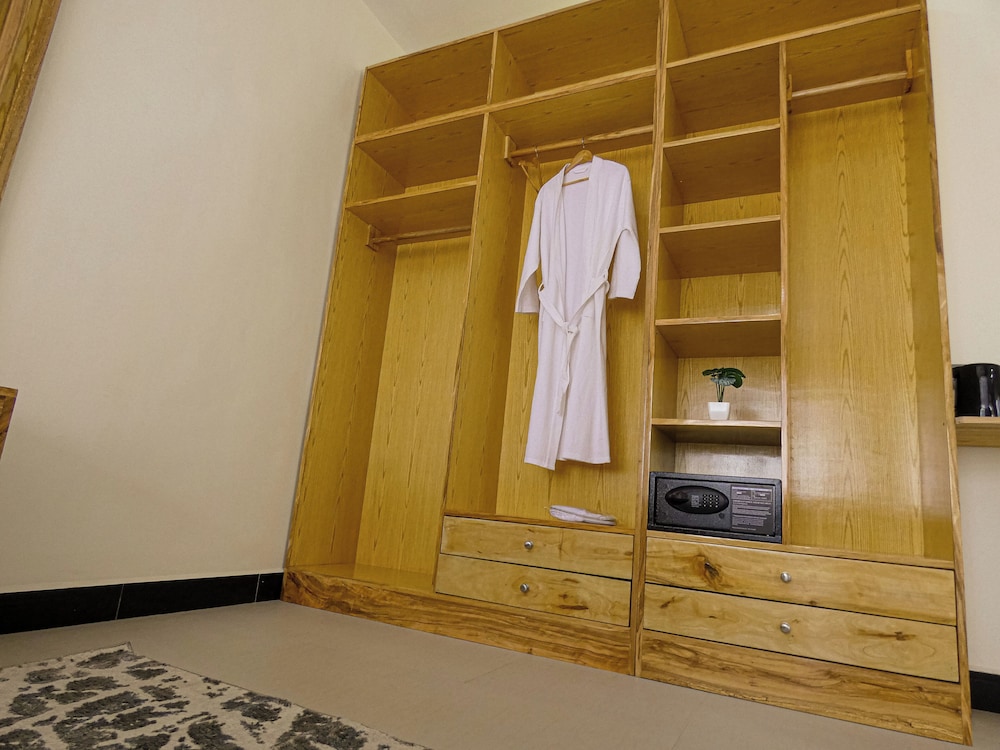 Luxury Triple Room, Balcony