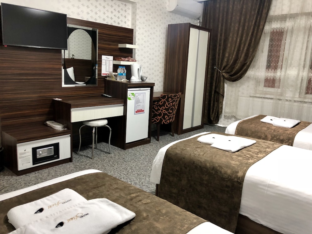 Standard Triple Room, City View photo 1