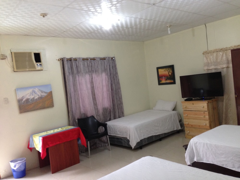 Triple Room, 1 Bedroom, Ensuite, Ground Floor photo 2