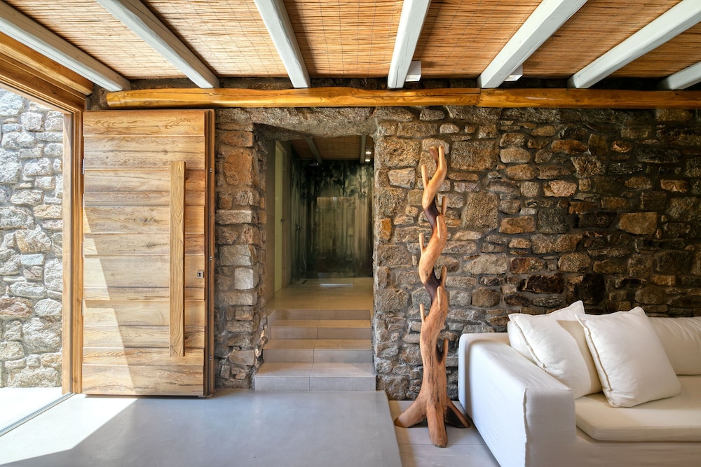 Exclusive Villa, 4 Bedrooms, Sea View (M One) - Photo 15
