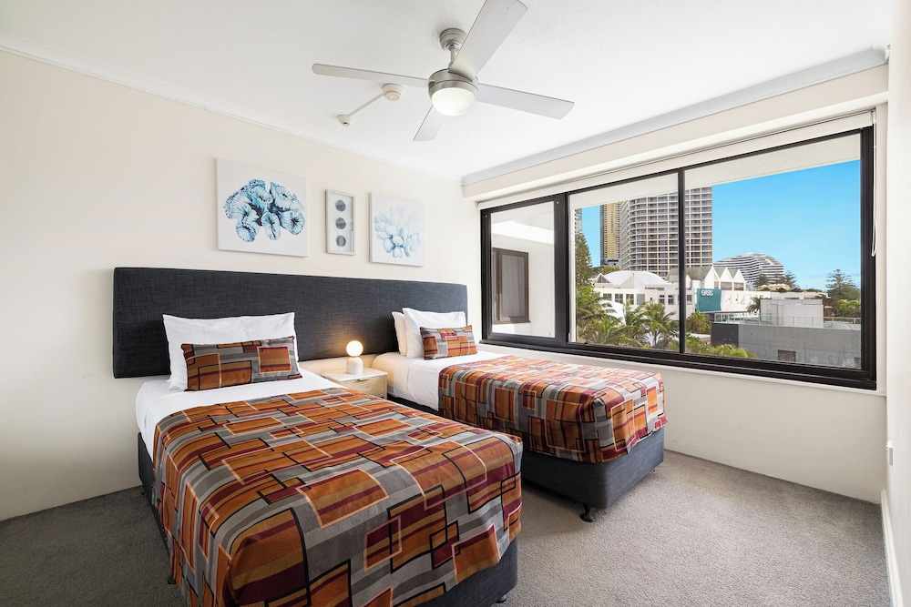 2 Bed Ocean View Apartment - Floors 1-6 photo 2