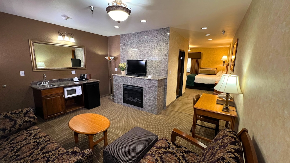 Luxury Queen Suite, Jetted Tub photo 1
