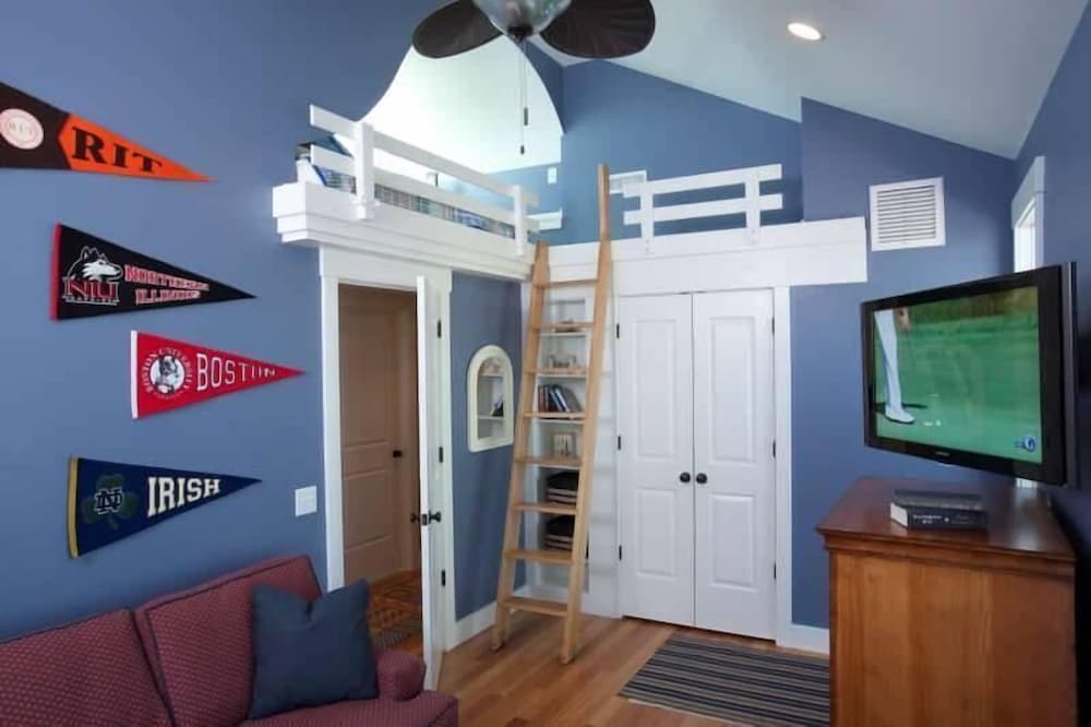 Family House, 5 Bedrooms, Ocean View, Sea Facing photo 1