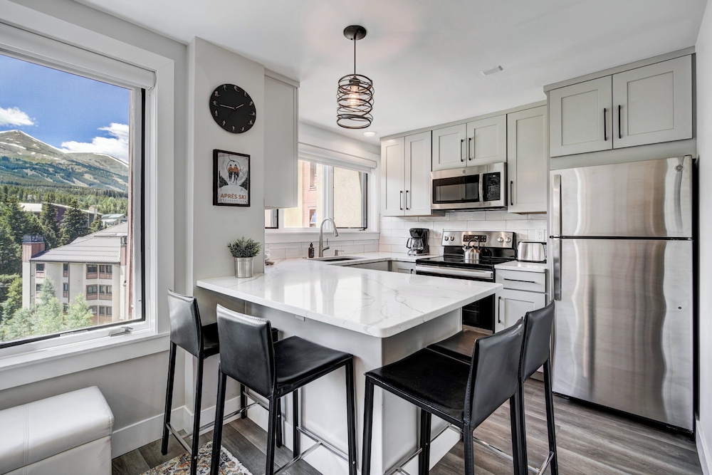 Premier Studio (Condominium) - Photo 2
