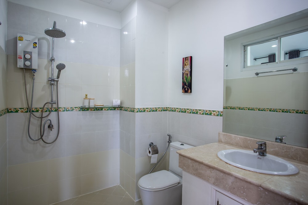 Exclusive Apartment, Mountain View photo 3