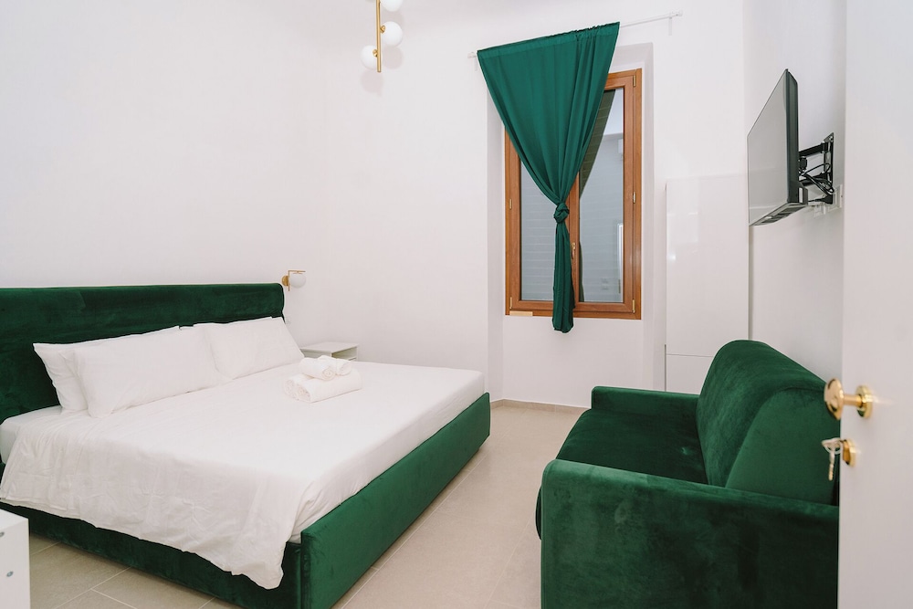COMFORT DOUBLE ROOM COURTYARD VIEW AIRCONDITIONING PRIVATE BATHROOM NOT IN ROOM(TURANDOT)