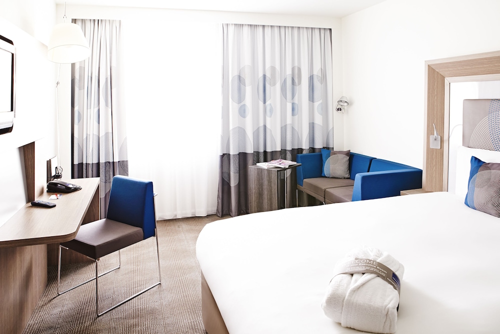 Premium Room, 1 Queen Bed (Executive) photo 3