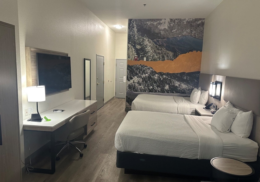 Room, 2 Queen Beds, Accessible, Non Smoking (Mobility/Hearing, Bathtub w/Grab Bars) - Photo 6