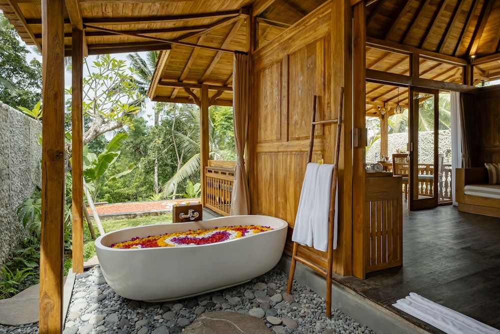 Villa photo 2