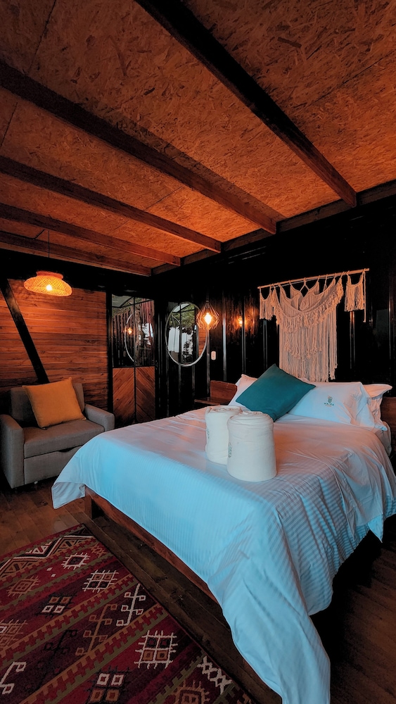 Premium Cabin photo 1