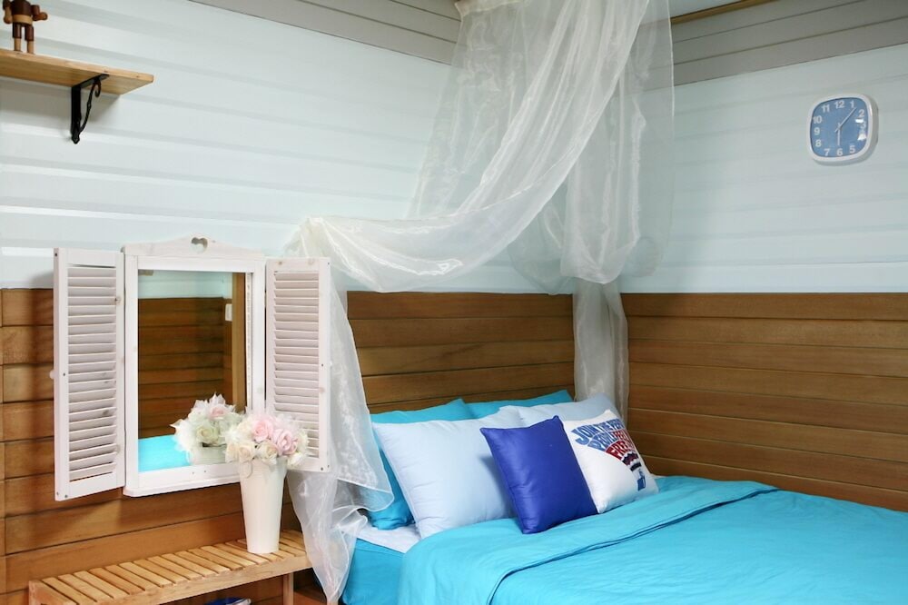 Room (Mint)