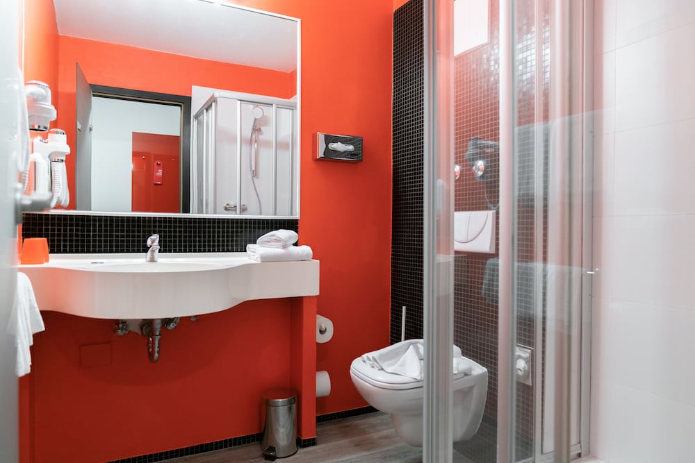 Standard Quadruple Room - Photo 9