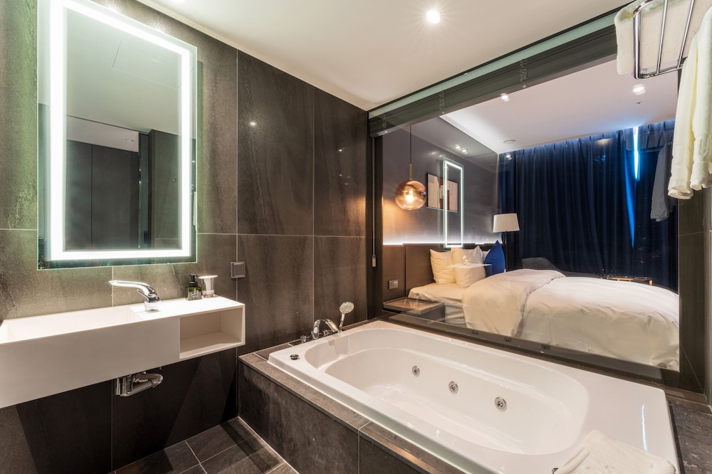 Executive Room - Photo 4