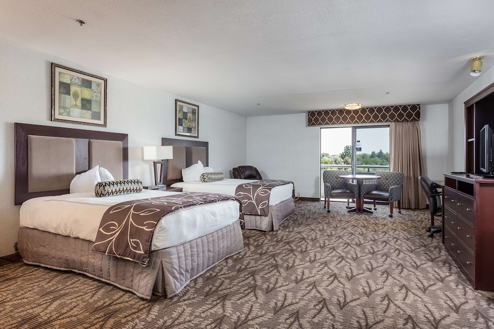 Deluxe Room, 2 Queen Beds