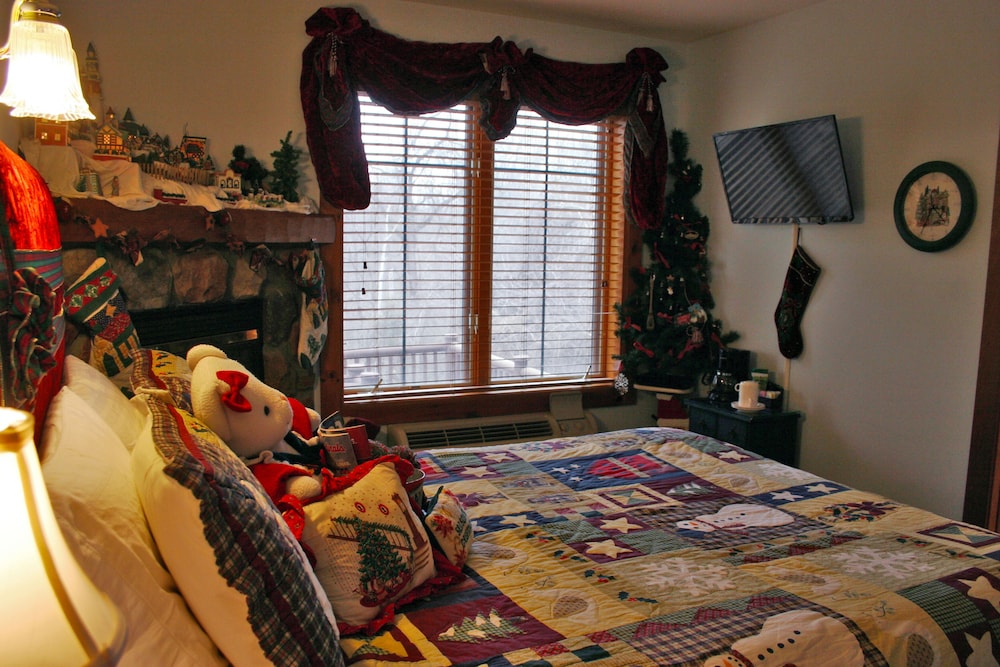 Standard Double Room, Ensuite (Christmas) photo 3