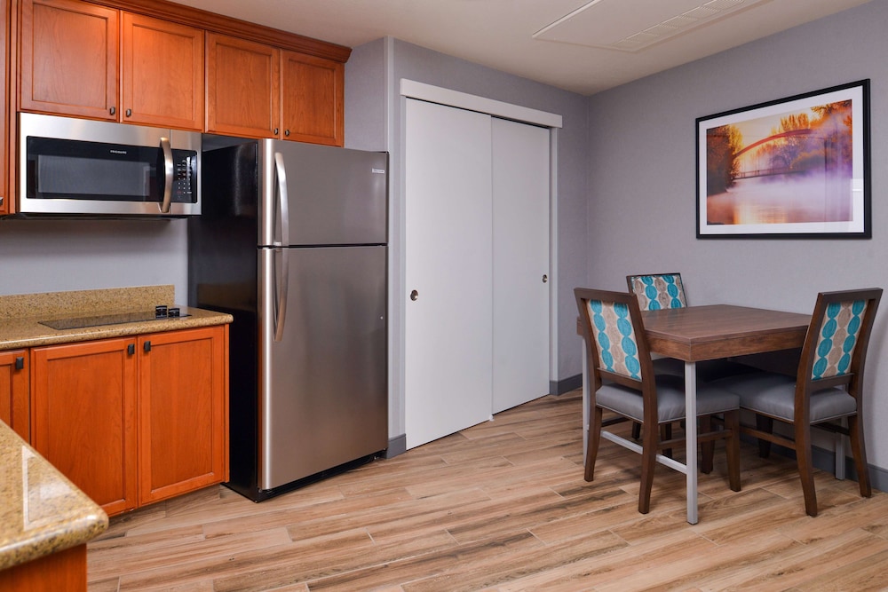 Suite, 2 Queen Beds, Non Smoking, Kitchen - Photo 4