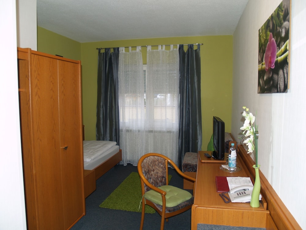 Single Room photo 2
