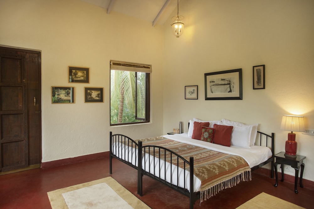 Room, 4 Bedrooms (Asanji)