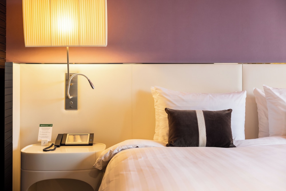 Club Suite, 1 King Bed, City View - Photo 4