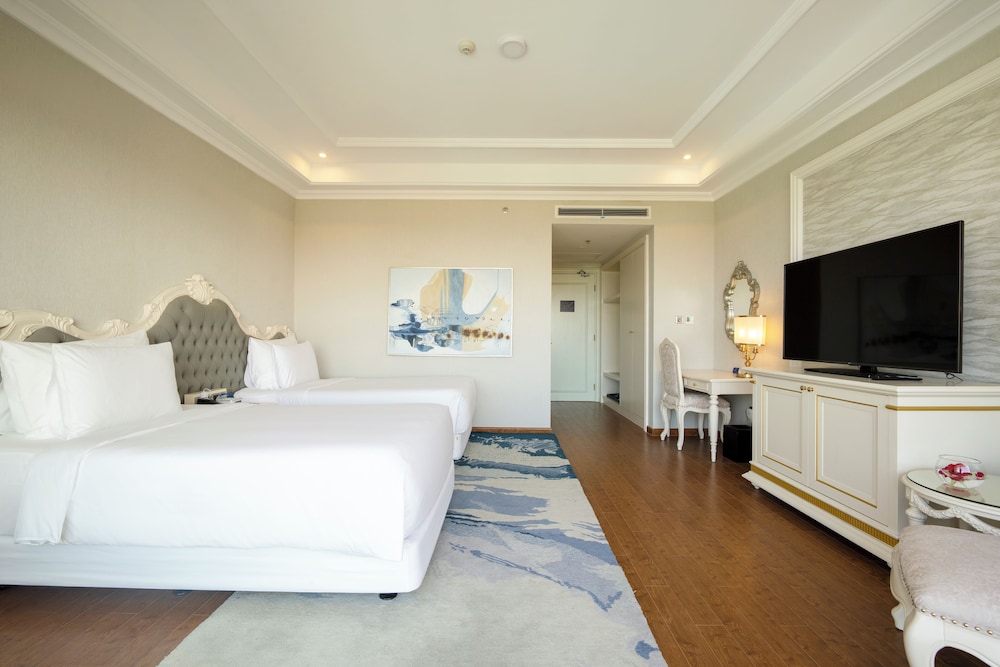 Deluxe Room, Mountain View photo 3
