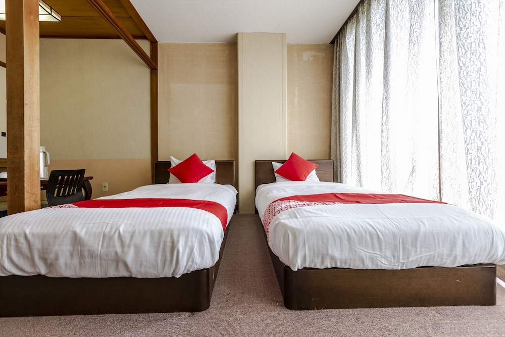 Twin Room, Smoking photo 2