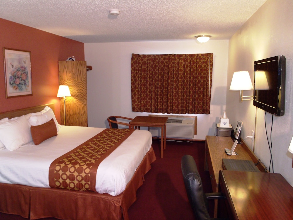Room, 1 King Bed, Smoking - Photo 5