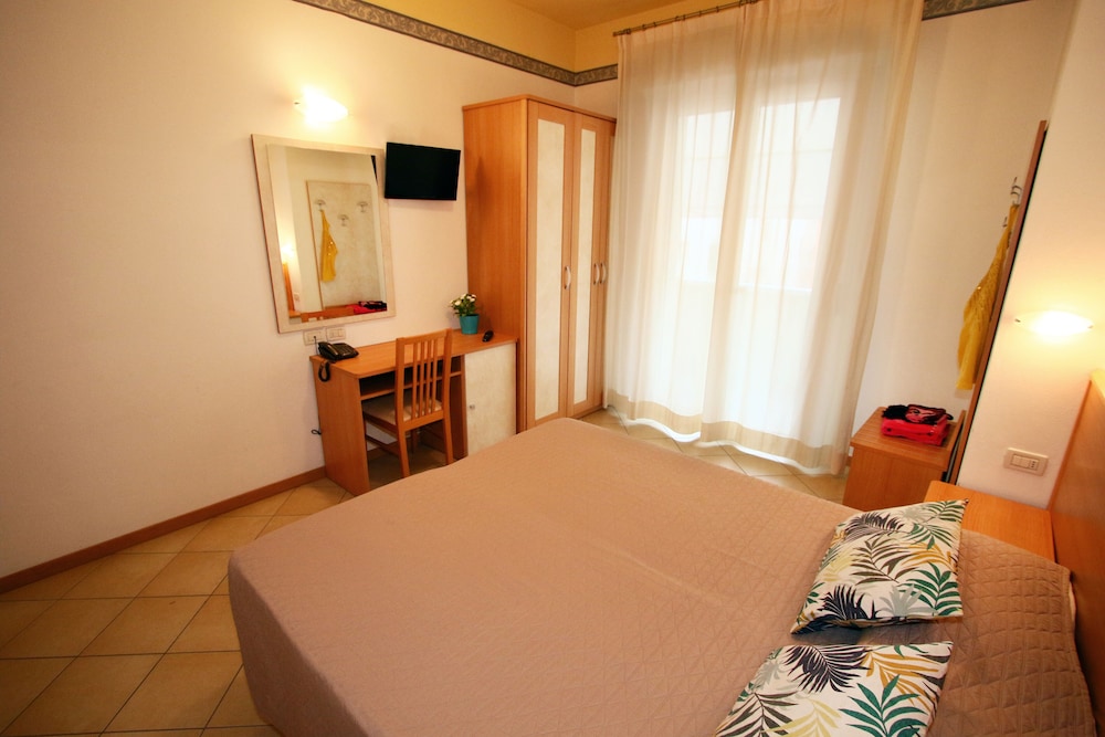 Comfort Double or Twin Room photo 3